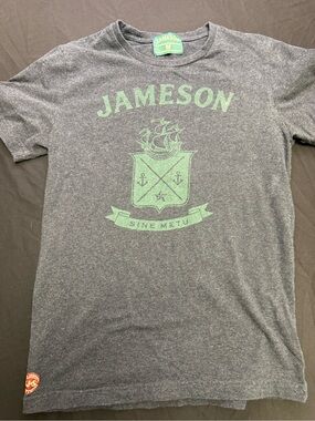 Jameson Men's Heather Gray Crewneck T-Shirt with Green Crest (M)